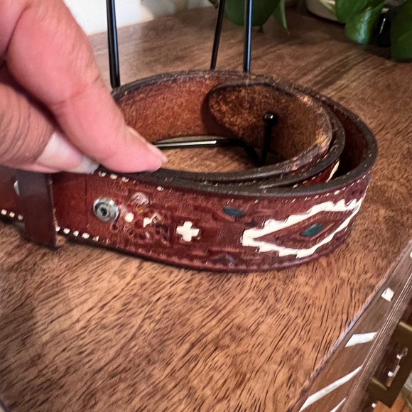 Vintage Tooled Leather Belt Southwestern Aztec Tribal‎ Boho Women's Accessory - Picture 2 of 5